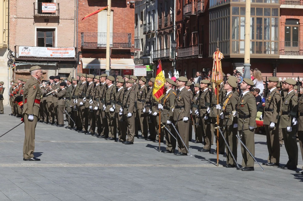 Presentación de la Jura de Bandera Civil en el Patio del Pozo de Medina del Campo. Yaiza Cobos ( REGRESAMOS )